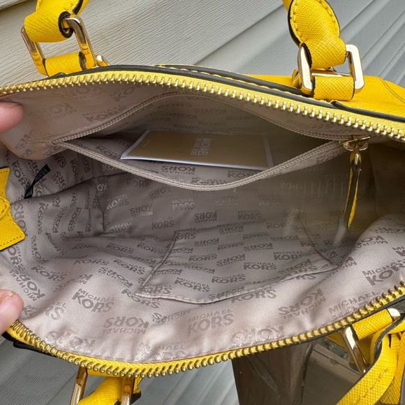 Michael Kors NWOT Studded Ciara satchel with matching Wallet - Picture 6 of 10